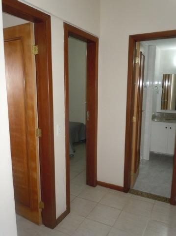 Ótimo Apartamento Com 2 Quartos 1 Suíte, Garagem E Varanda Com Vista Parcial pro mar - Foto 6