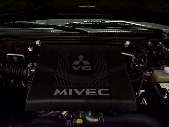 Pajero HPE Full 3.2 4x4 T.I.Dies. 5p Aut zero Km - Foto 7
