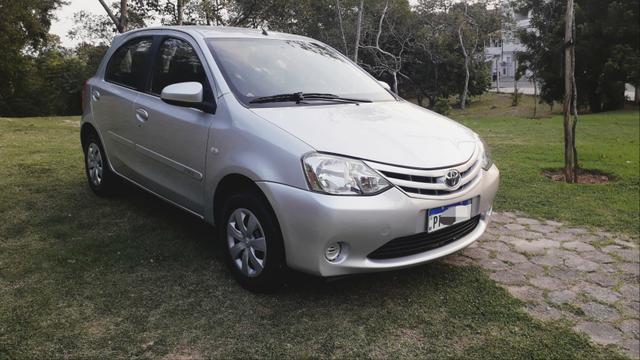 Toyota Etios HATCH 1.3 2015/ 2015 >Aceita troca menor valor