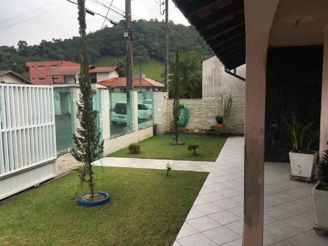 Linda Casa No Centro De Guaramirim - Foto 2