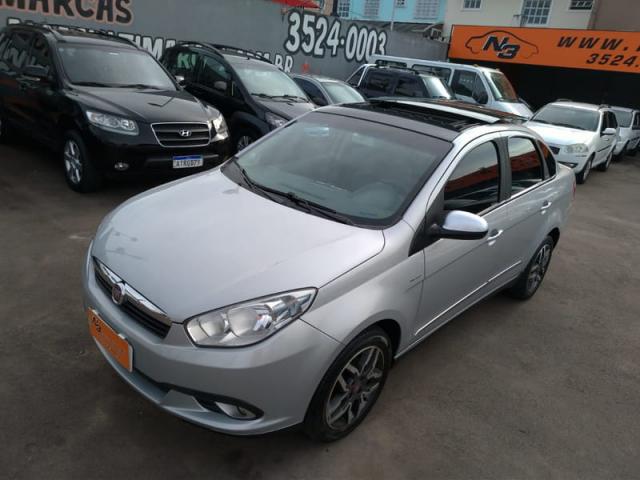 FIAT GRAND SIENA ESSENCE DUAL 1.6 FLEX 2013 com Teto Solar