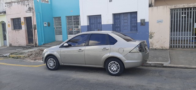 VENDO FIESTA 2014 SEDAN 1.6 COM GNV