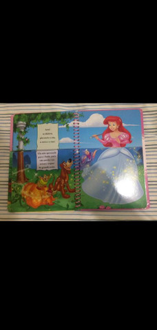 Livro Princesas Disney Misture e Invente crie sua história  - Foto 4