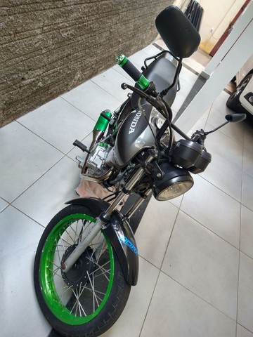 VENDO MOTO HONDA