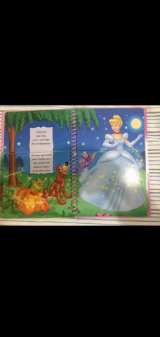 Livro Princesas Disney Misture e Invente crie sua história  - Foto 3