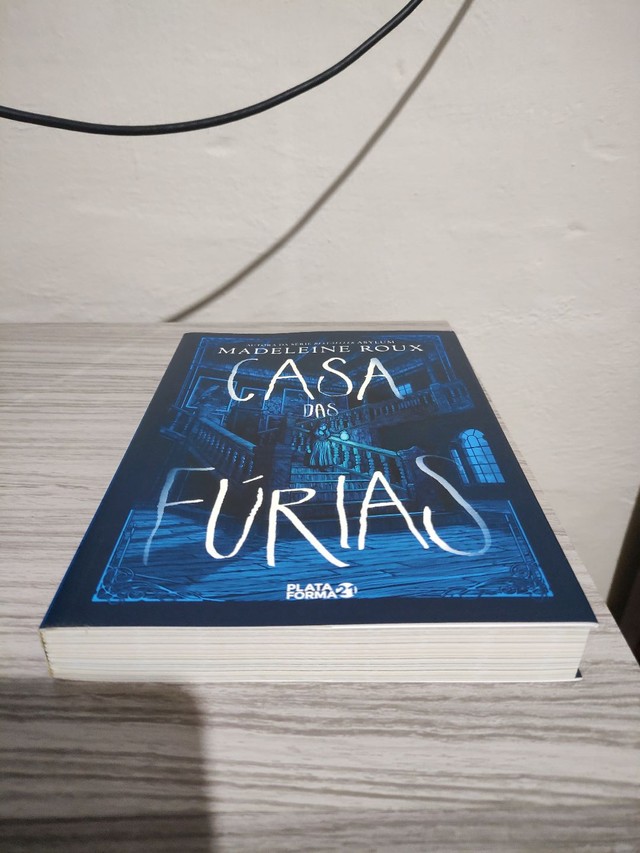 Livro casa das fúrias. Suspense. Novo. Com brinde  - Foto 3