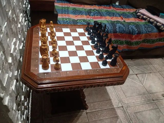 Mesa de xadrez madeira maciça com peças - Móveis - Vila Margarida