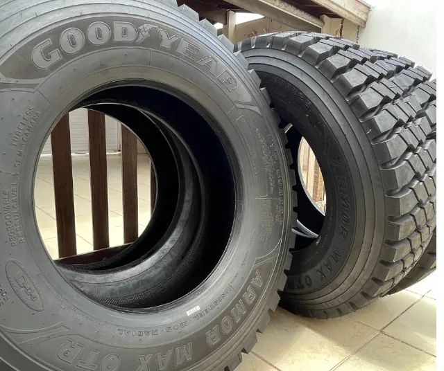 Pneus 295/80-22.5 usados para rodar - Caminhões - Jardim Mirandola,  Americana 1250626085