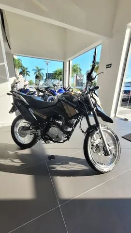 Yamaha Crosser 150 chega na versão 2024 sem grandes mudanças