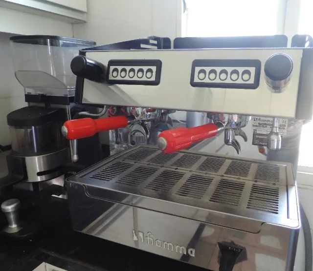Máquina de café espresso profissional Fiamma + Moinho de café 