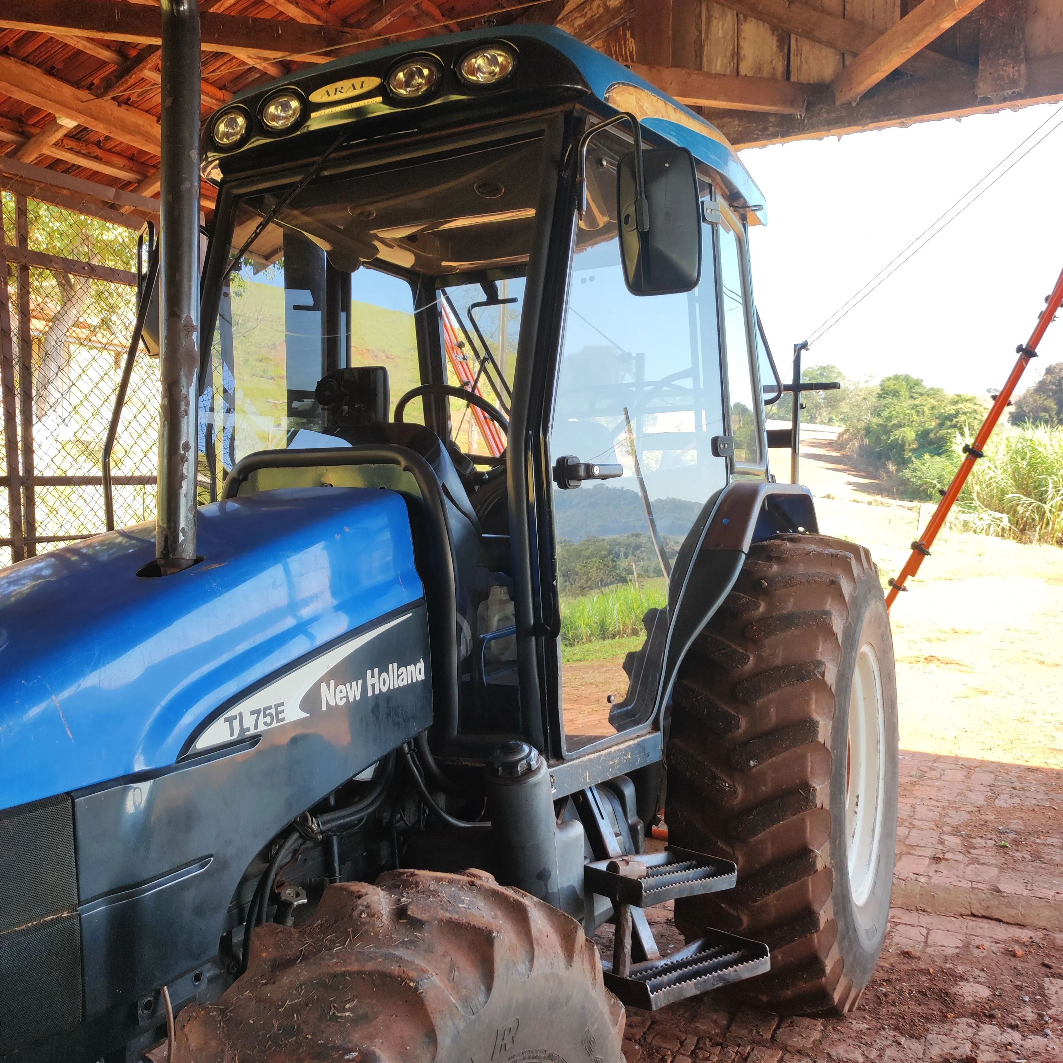 Trator New Holland T7.75E -  Para Fazendas e Sítios!