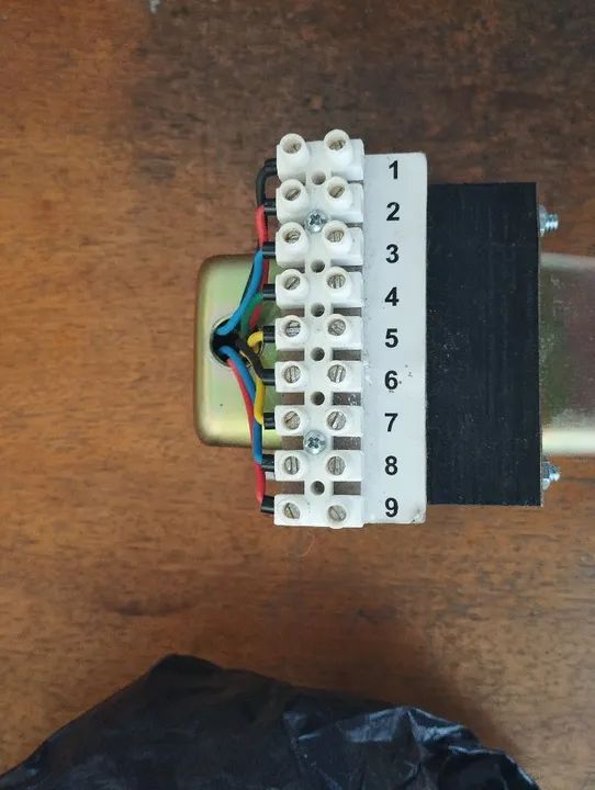 Transformador de 9 terminais - ideal para projetos elétricos!
