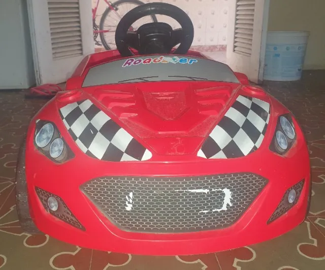 Carro a pedal infantil Roadster Vermelho