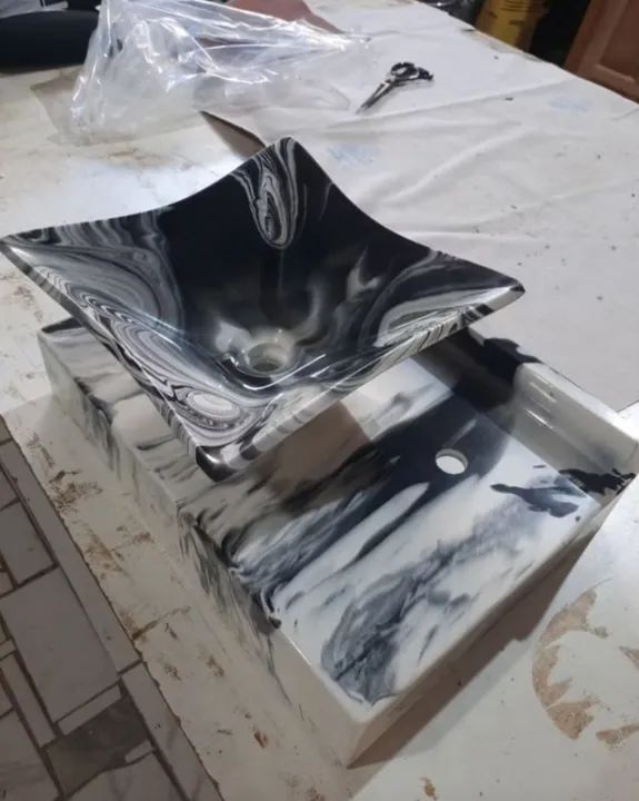 Pia Cuba rajada 29x29 e Bancada rajada 30x45 no mármore sintético para banheiro - Foto 2