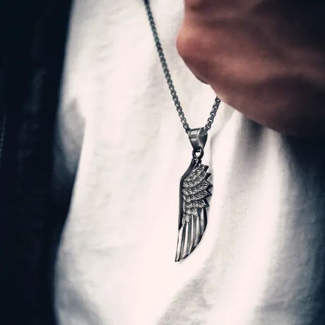 Colar Pingente Corrente Asa De Anjo Prateada Gótico Vintage Retrô Aço Inox