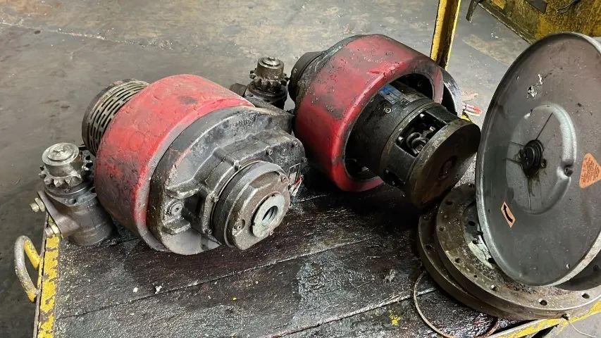 Lote peças p/ empilhadeira elétrica c/ Motor 24V, Transmissão, Rolamento Direcional - Foto 3