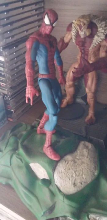 Coleção de figuras de ação Select Select (action figure Marvel Venon Hulk Aranha) - Foto 3