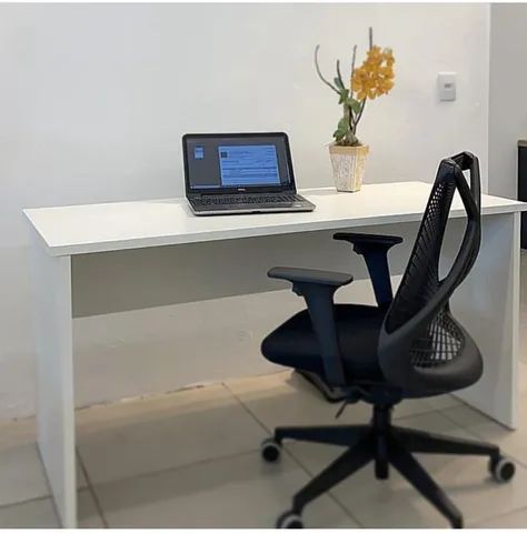 Mesa Reta Pé Painel Maranello 25mm 