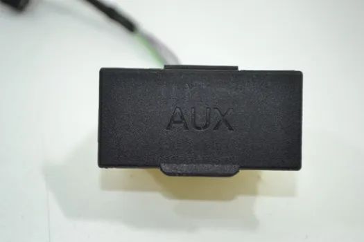 Conector Tomada Auxiliar Console Mitsubishi Asx 2011 2012 Or