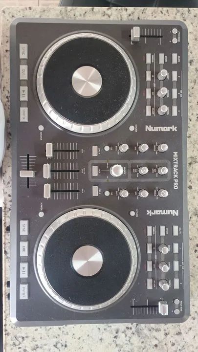 Controladora DJ Numark MixTrack Pro - Foto 3