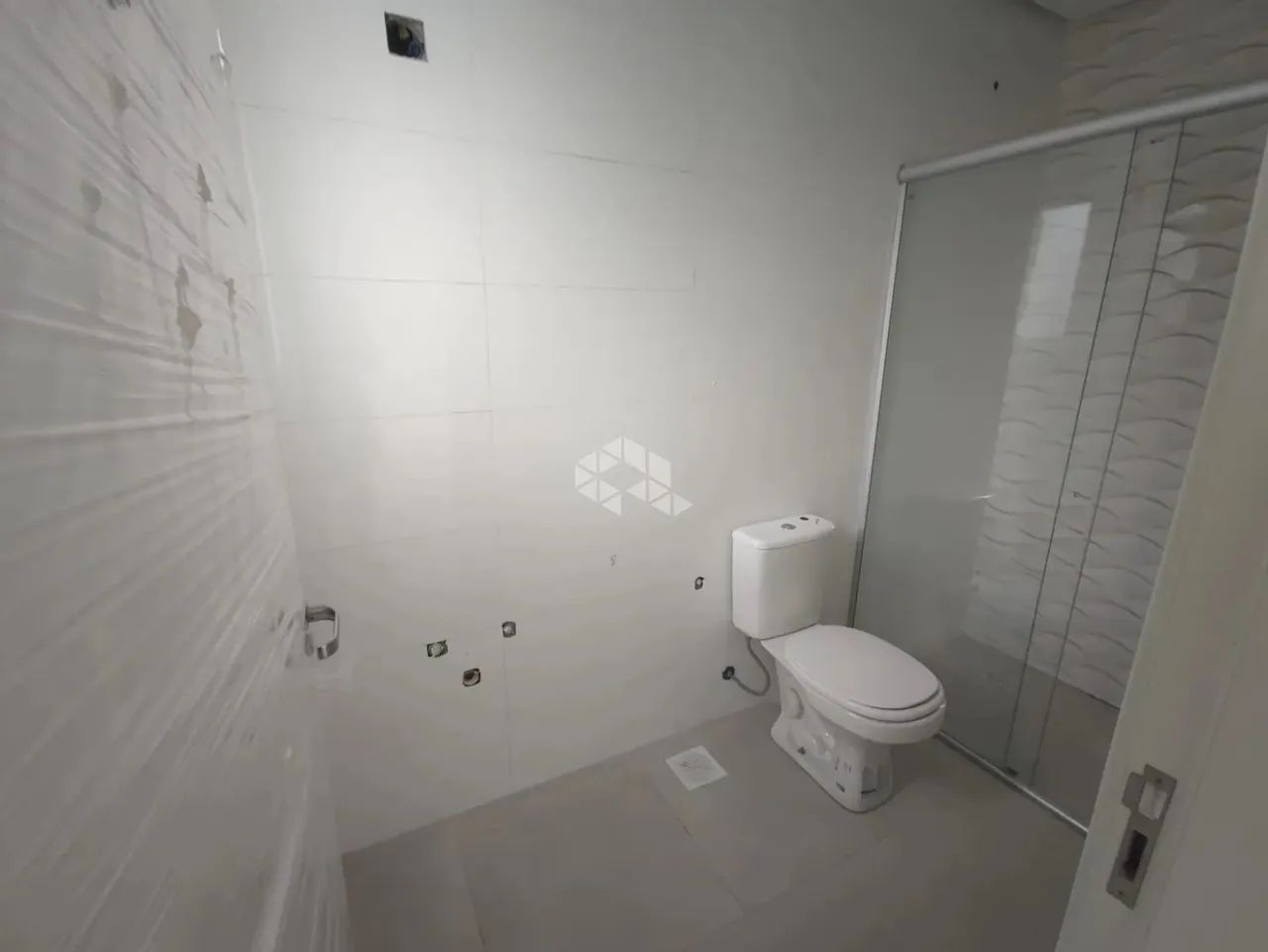 Apartamento novo, 02 suítes com 125m² privativos, 2 vagas no Centro de Gramado. - Foto 3