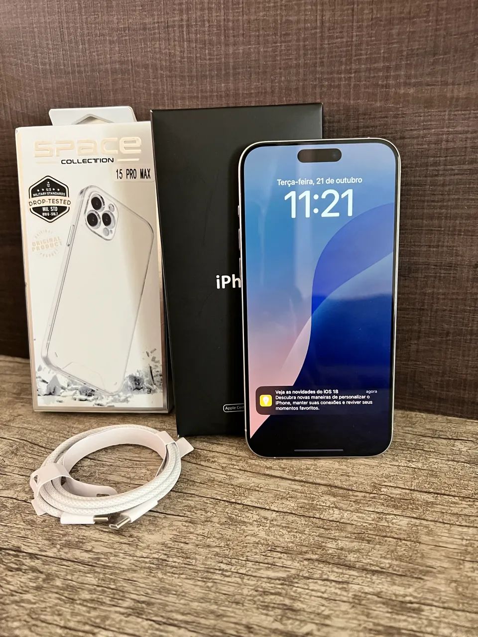 iPhone 15 pro max 256gb branco titanium - Celulares e