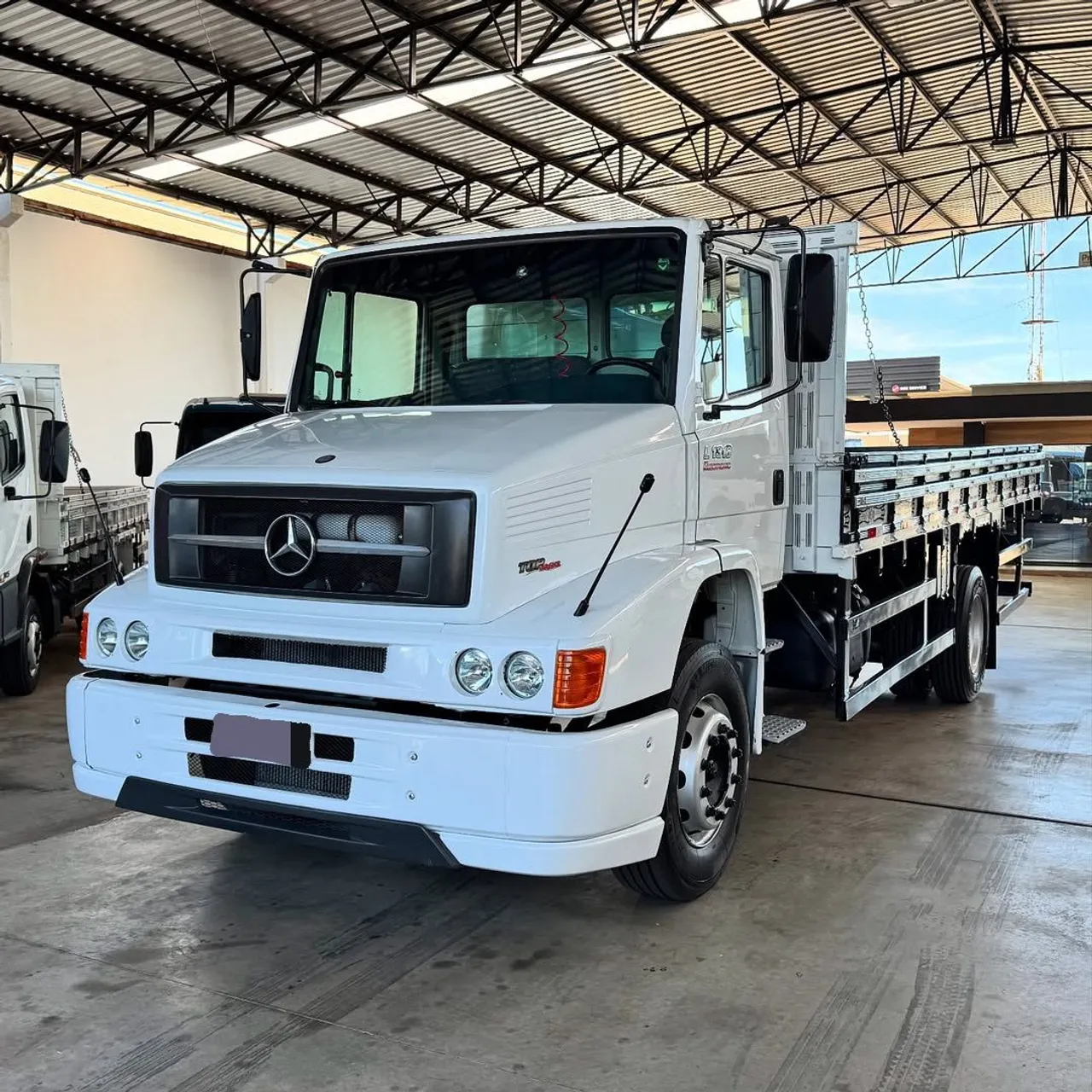 M Benz 1318