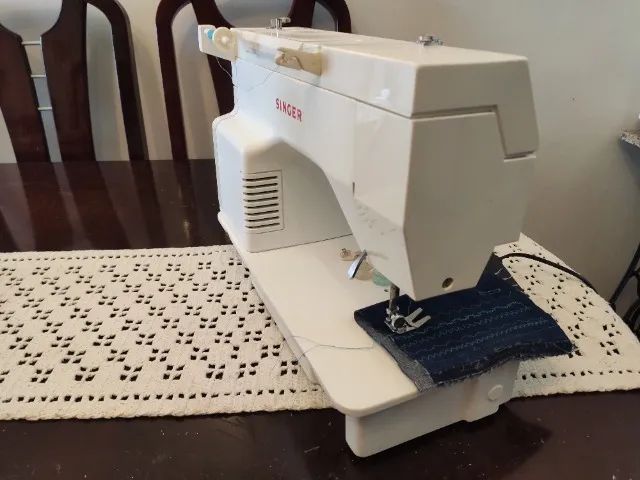 Maquina de Costura Singer Facilita 2868C, em ótimo estado, bem regulada, semi nova é pegar - Foto 5