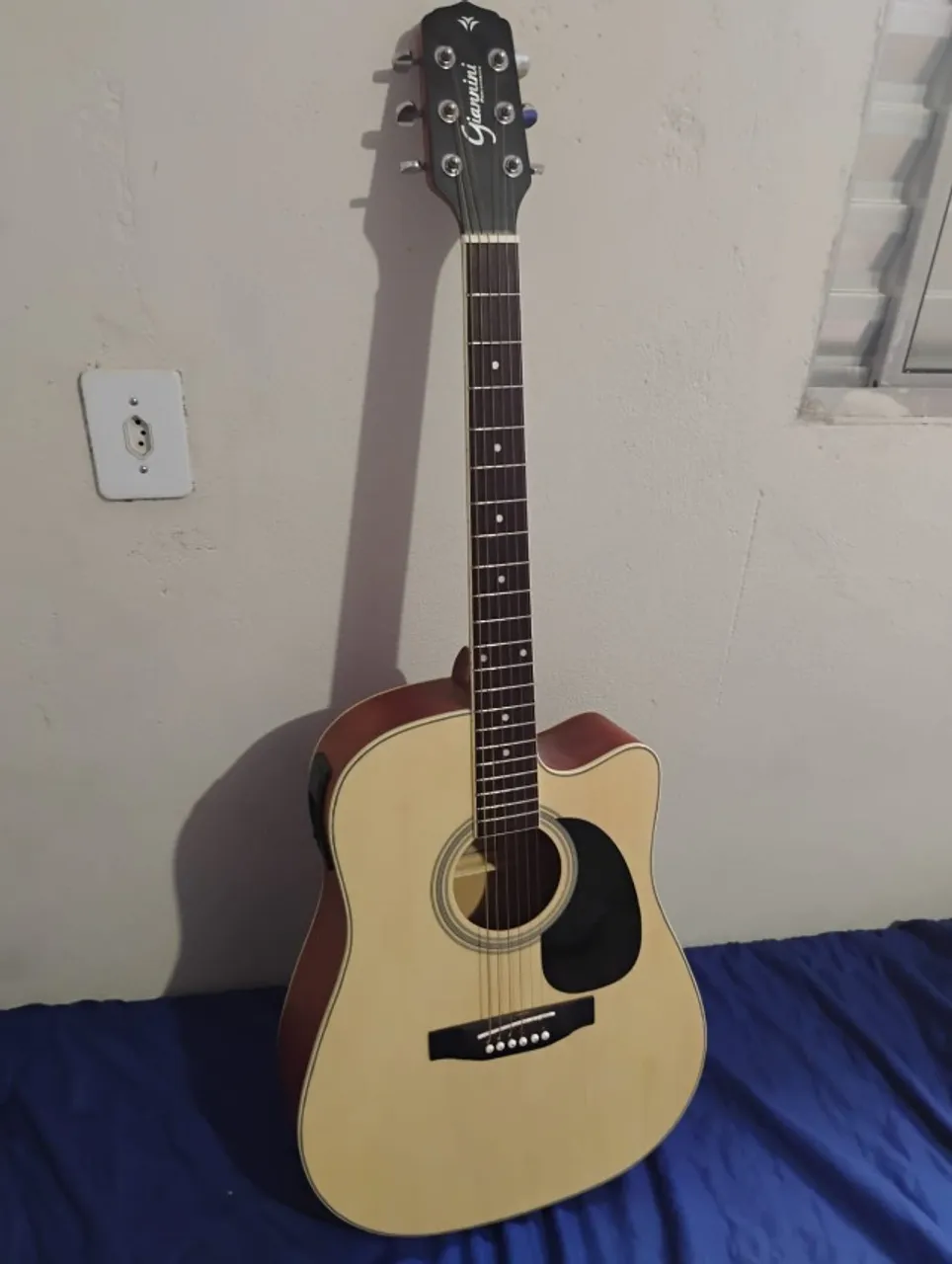 VIOLÃO ACÚSTICO