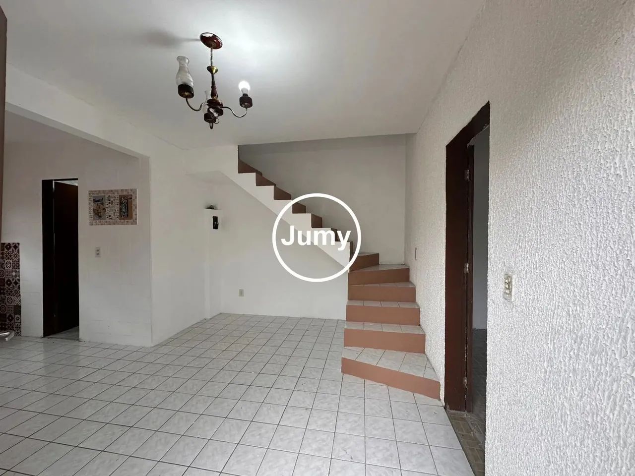 CASA 2 QUARTOS / COM EDÍCULA.