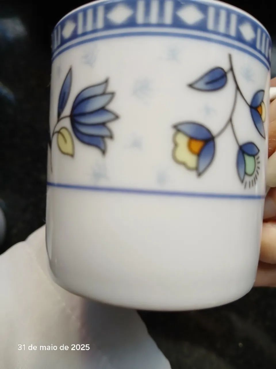 Conjunto de 6 xícaras com píres em porcelana - Foto 2