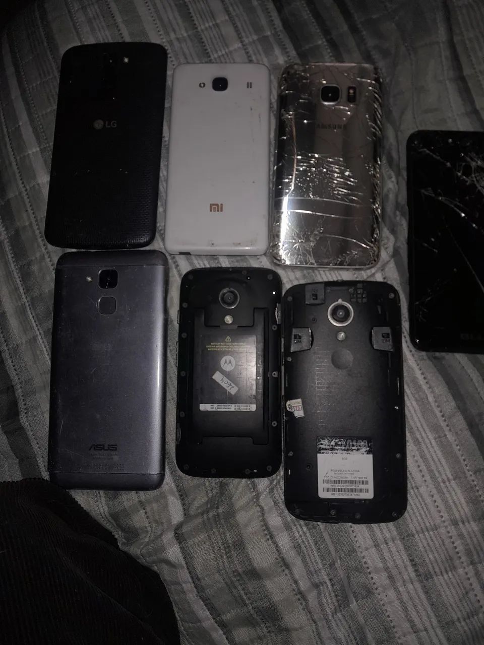 Celulares com avaria para venda de peças 