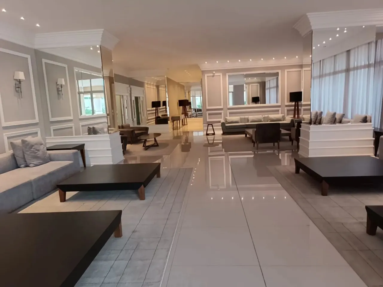 Apartamento luxuoso com 5 suítes