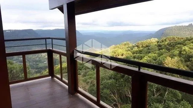 Cobertura Duplex com Vista para o Vale dos Quilombo