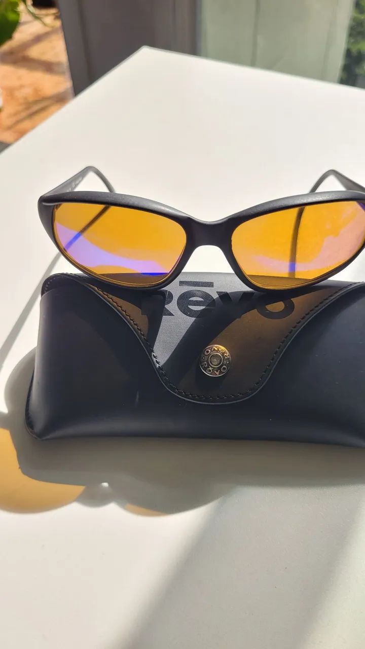 Oculos escuros Revo - Foto 2