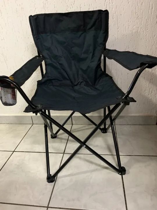 Cadeira dobrável para Pesca, Camping, lazer e até Festa Rave. NOVA, cor preta