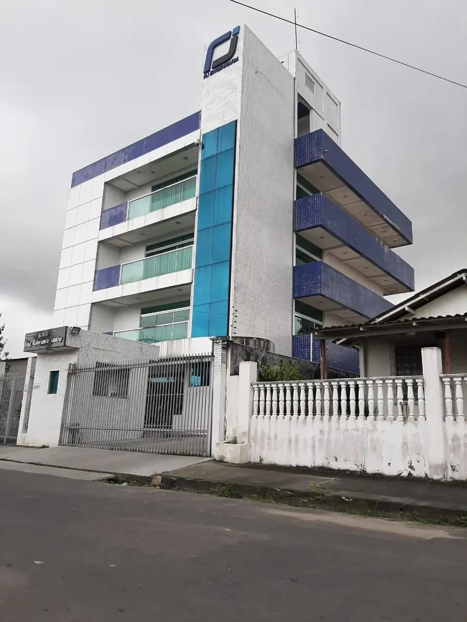 Campos Elíseos / Prédio Comercial / 9. 8. 1. 0. 6. 3. 2. 3. 1