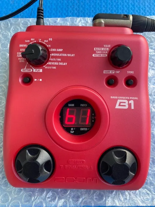 Pedaleira Zoom-B1 para contrabaixo. Nova!!!