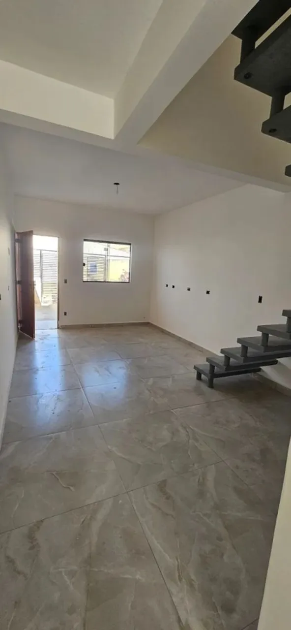 Sobrado para Venda em Sorocaba, Jardim Alpes de Sorocaba, 2 dormitórios, 2 banheiros, 1 va