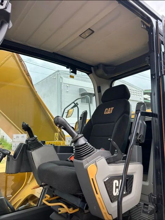 Escavadeira Caterpillar 320 ano 2022 com motor 6 cilindros e 5.800 horas, em SP - Foto 5