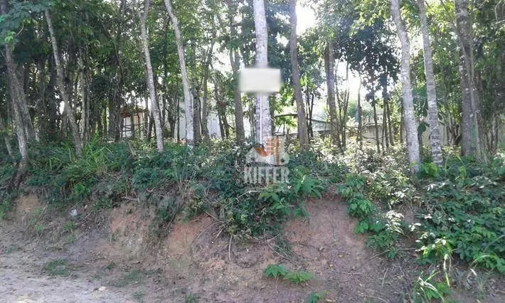 Terreno de 508m² em Condomínio Fechado Localização Privilegiada em Pendotiba