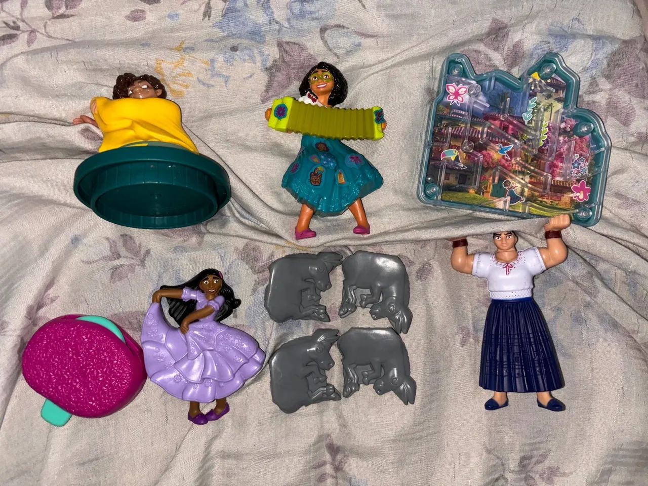 Bonecos Encanto Disney Mc lanche feliz 