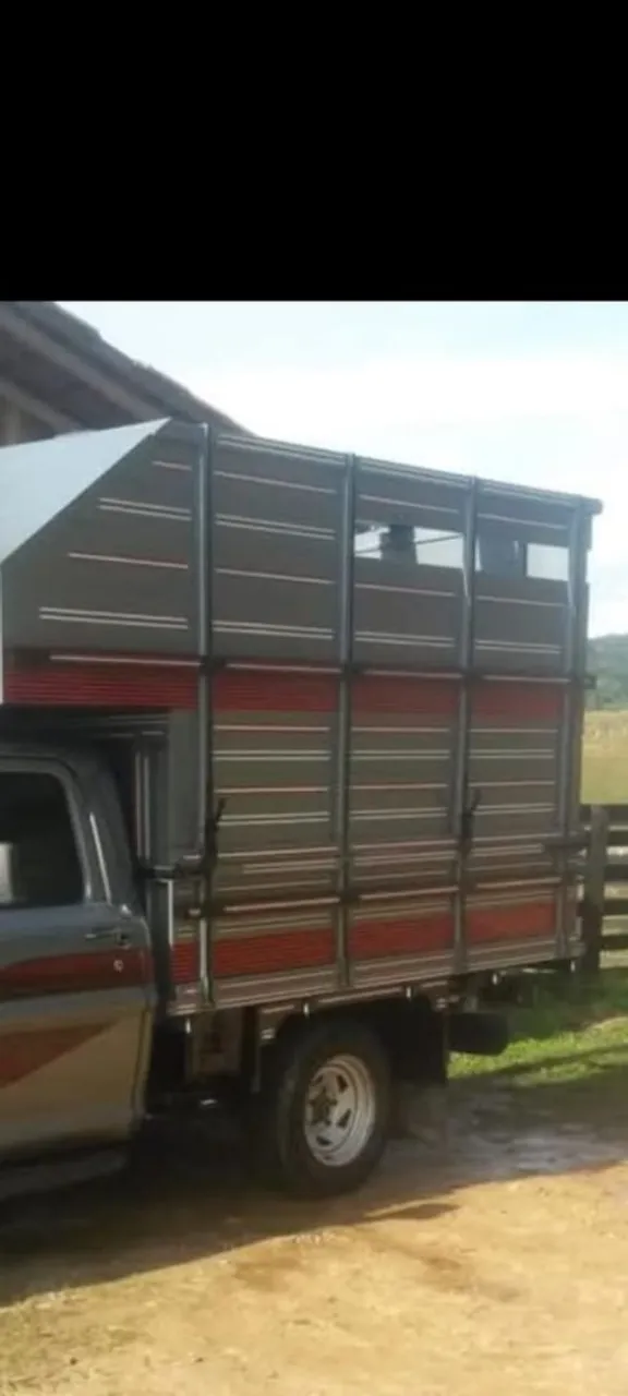 Carroceria para transporte de animais
