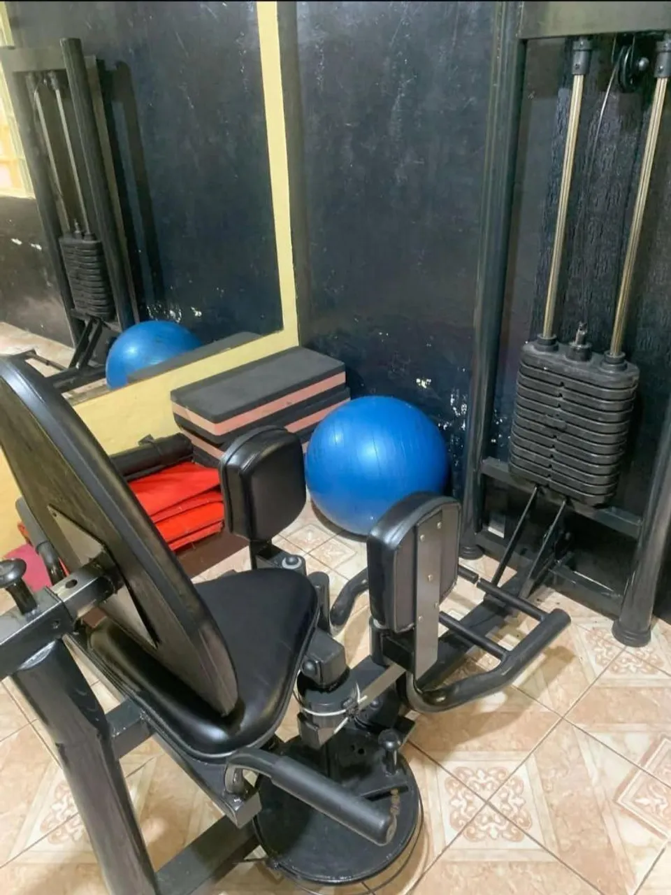 Aparelho de Musculação para Pernas