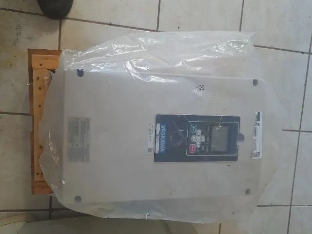 Inversor frequencia yaskawa ga80u4103 75 cv 380-440v - Foto 4