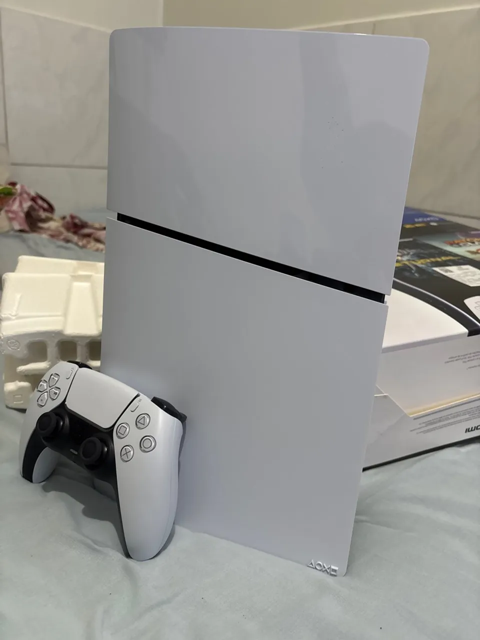 PlayStation 5 Slim Digital 1TB Sem Mídia Física - Novo 3 meses de uso.