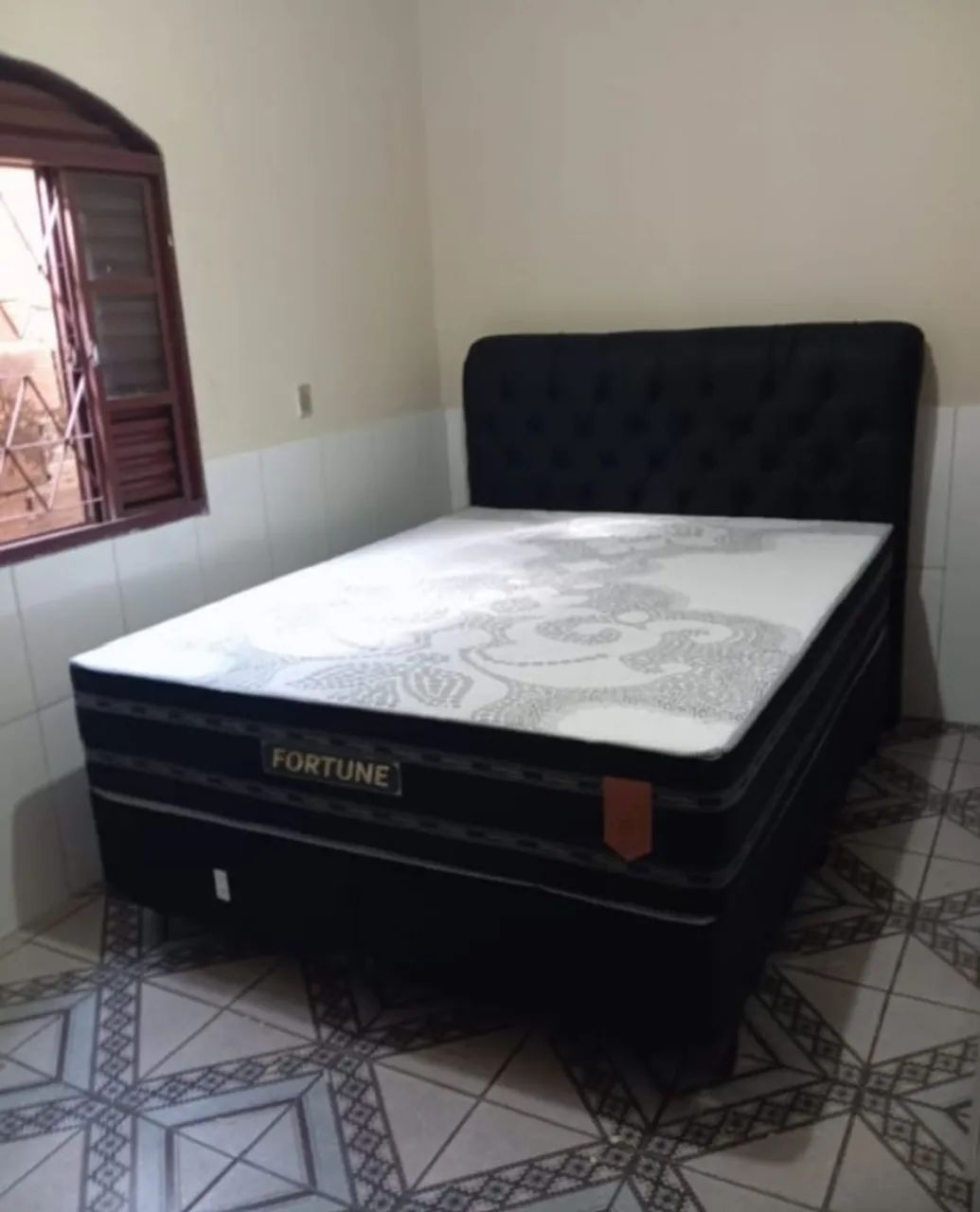Cama casal com colchão d33 molas ensacadas