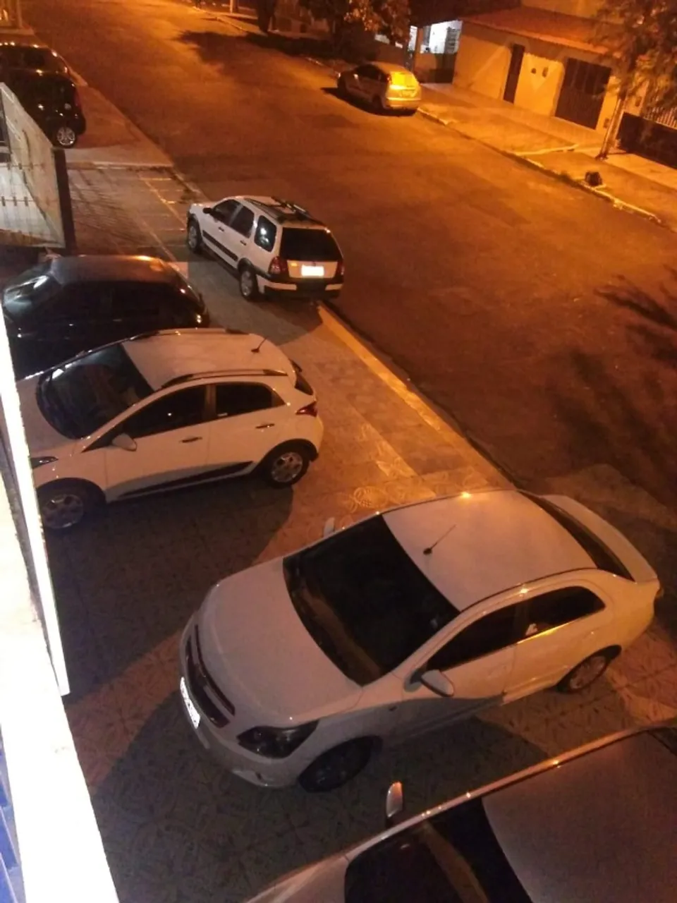 Galpao 7x27 com salas, garagem, wc no B.Industrial.
