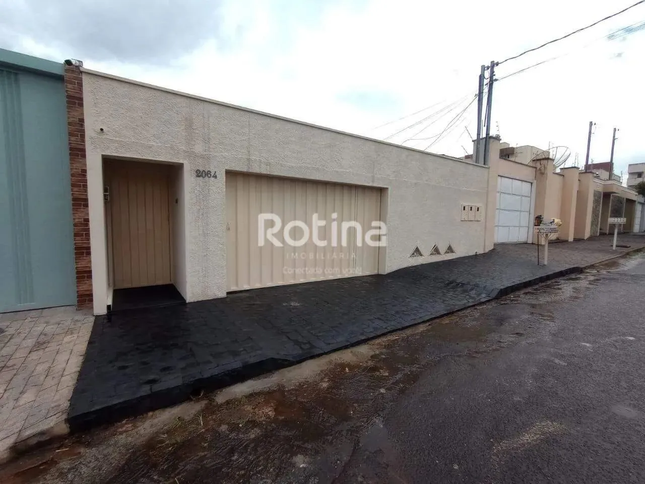 Casa para alugar, 2 quartos, Santa Mônica - Uberlândia/MG - Rotina Imobiliária