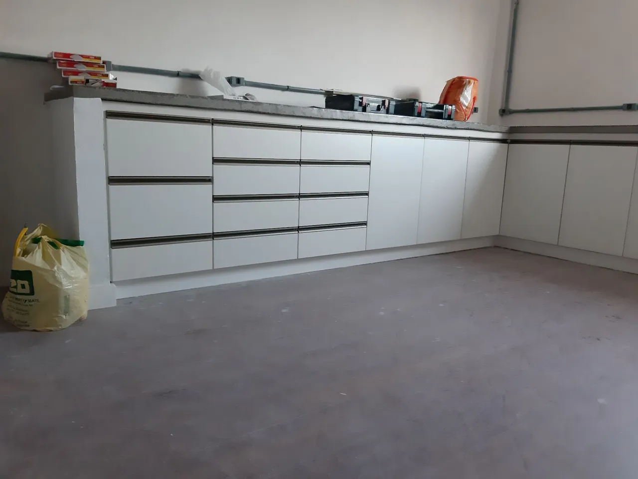 Armários de Cozinha em Branco - Novo